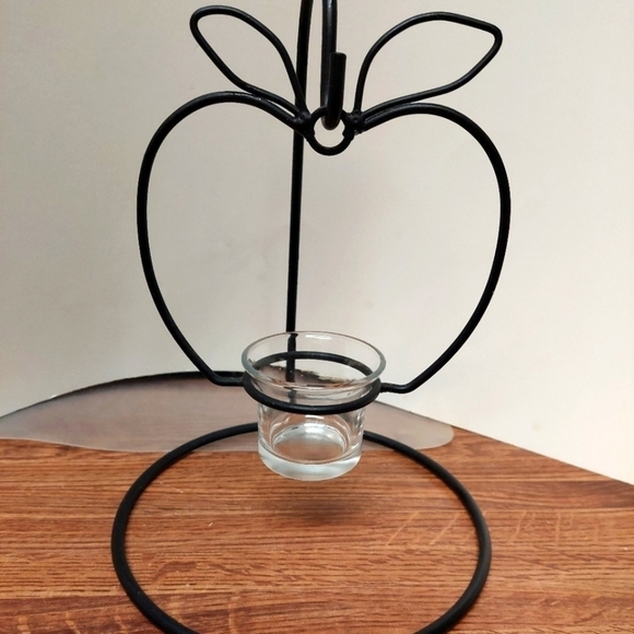 Black Wrought Iron Apple Outline Voltive Candleholder - Picture 1 of 2